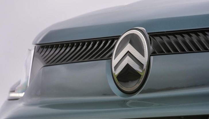 Citroën Berlingo 2024 è ordinabile in Italia in due allestimenti - Foto 12 di 48