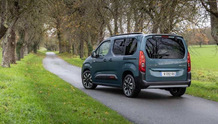 Citroën Berlingo 2024 è ordinabile in Italia in due allestimenti - Foto 10 di 48