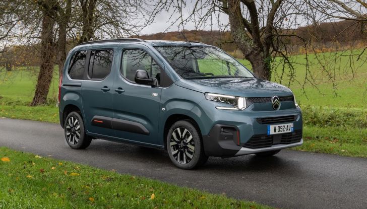 Citroën Berlingo 2024 è ordinabile in Italia in due allestimenti - Foto 9 di 48