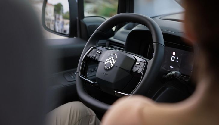 Citroën Berlingo 2024 è ordinabile in Italia in due allestimenti - Foto 43 di 48