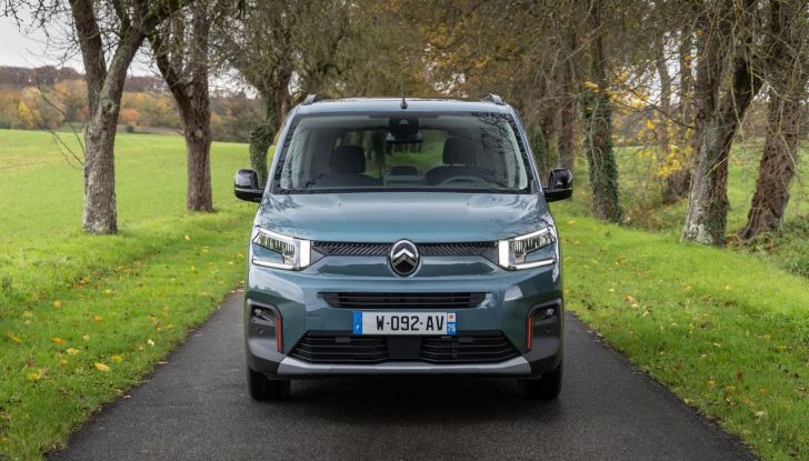 Citroën Berlingo 2024 è ordinabile in Italia in due allestimenti - Foto 7 di 48