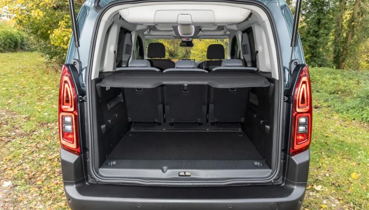 Citroën Berlingo 2024 è ordinabile in Italia in due allestimenti - Foto 26 di 48