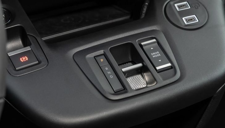 Citroën Berlingo 2024 è ordinabile in Italia in due allestimenti - Foto 23 di 48