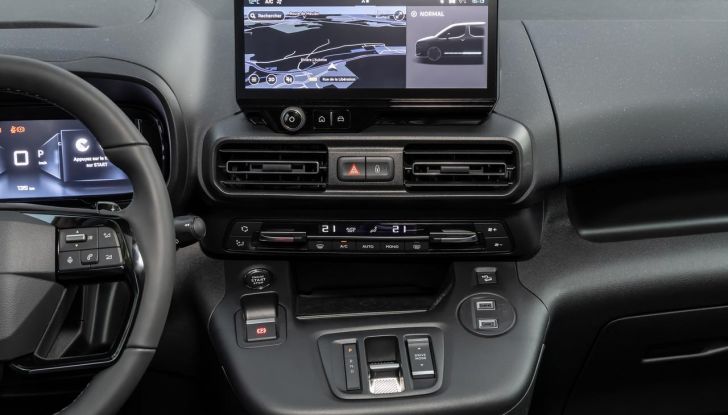 Citroën Berlingo 2024 è ordinabile in Italia in due allestimenti - Foto 22 di 48