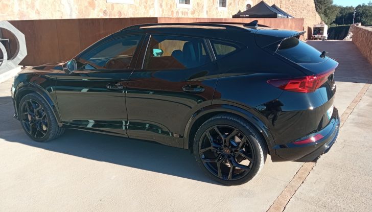 Cupra Formentor VZ5 BAT e Ateca Tribe Edition prova su strada e caratteristiche tecniche - Foto 19 di 25