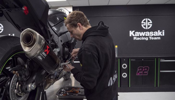 Kawasaki Ninja ZX-10RR Winter Test Edition: caratteristiche, design e prezzo - Foto 17 di 18