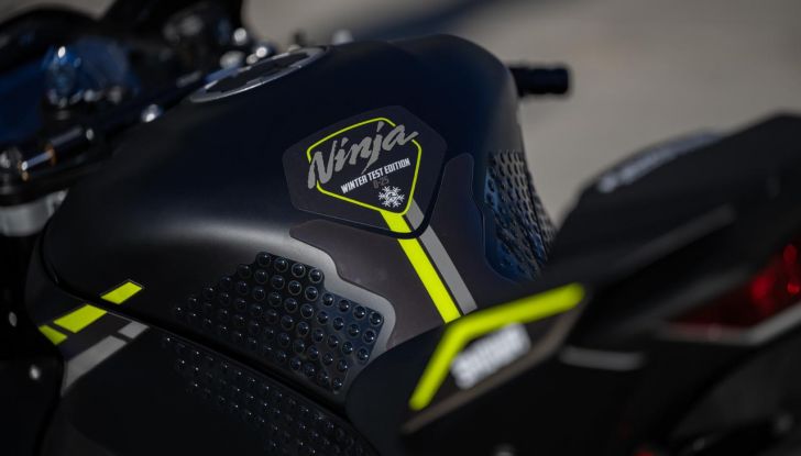 Kawasaki Ninja ZX-10RR Winter Test Edition: caratteristiche, design e prezzo - Foto 4 di 18
