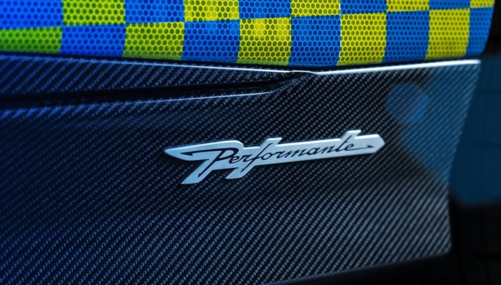 Lamborghini Urus Performante si arruola nella Polizia di Stato - Foto 6 di 17