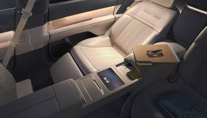 NIO ET9: caratteristiche, design e interni della nuova ammiraglia elettrica - Foto 27 di 41