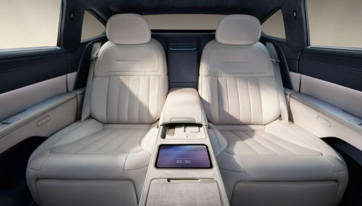 NIO ET9: caratteristiche, design e interni della nuova ammiraglia elettrica - Foto 35 di 41