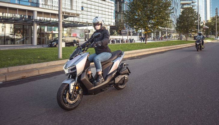 SYM Mamba 160: caratteristiche, design, motore e dotazioni - Foto 7 di 136