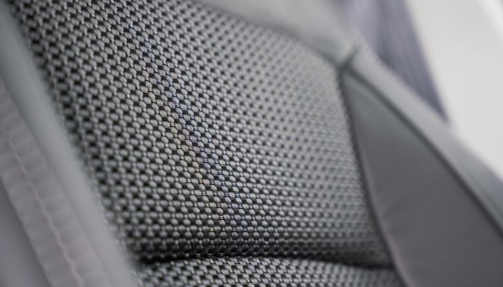 Suzuki Vitara Hybrid ed S-Cross Hybrid Yoru: caratteristiche, motore e dotazioni della versione speciale - Foto 28 di 132