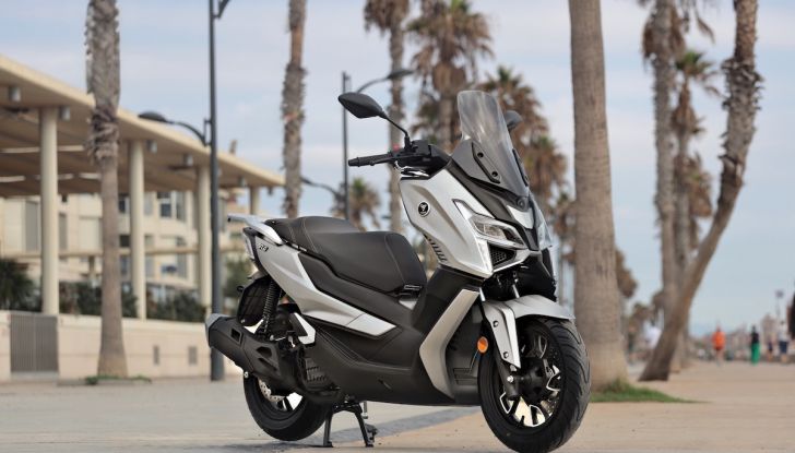 Moto e scooter 125 cc in autostrada e tangenziali: primo “sì” alla circolazione - Foto 4 di 15