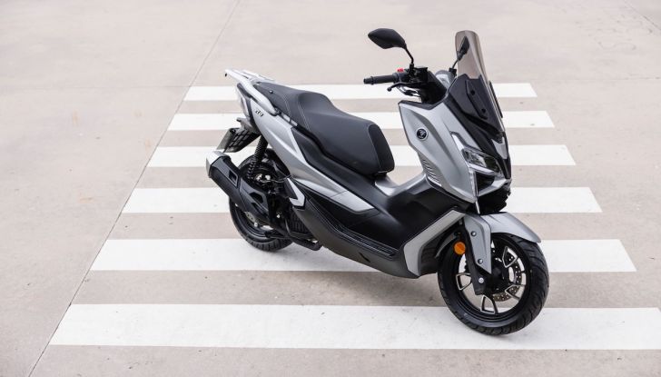 Voge Sfida SR1 125: un nuovo scooter alla conquista delle città - Foto 7 di 8