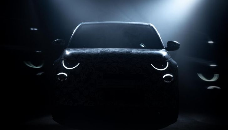 Abarth 600e: primo assaggio del nuovo crossover elettrico da 240 CV - Foto 7 di 15