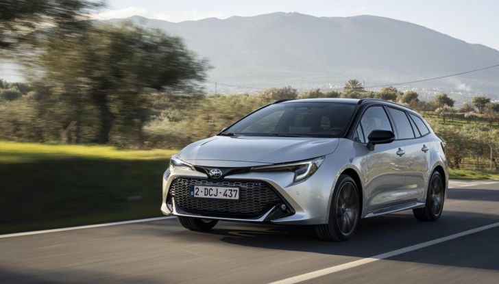 Auto ibride per i neopatentati: le migliori del 2024 - Foto 10 di 12