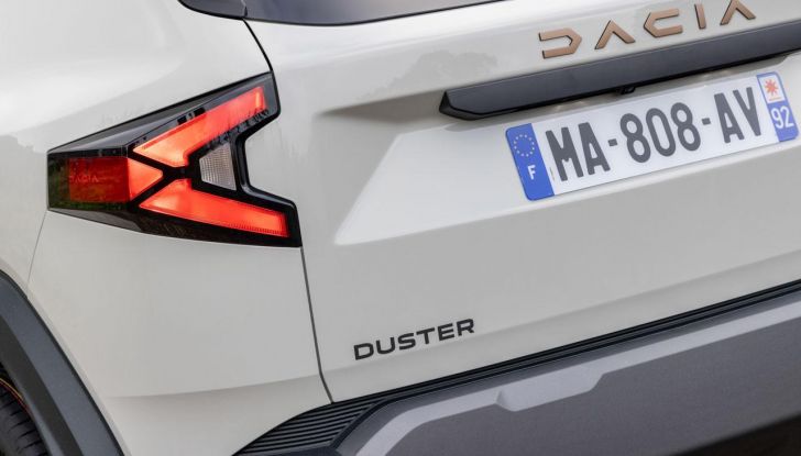 Dacia Duster 2024: caratteristiche, motori, allestimenti e listino prezzi Italia - Foto 6 di 6
