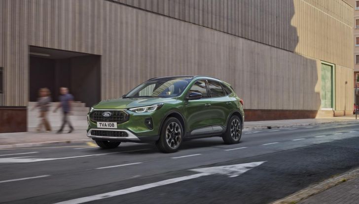 Ford Kuga 2025: caratteristiche, versioni, design e motori del nuovo restyling - Foto 22 di 24
