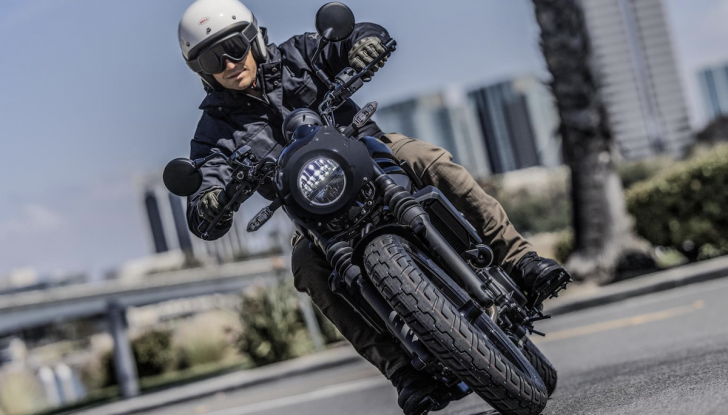 Kawasaki Z 1100 RS: ritorno al futuro per la naked retrò più potente di sempre - Foto 12 di 13