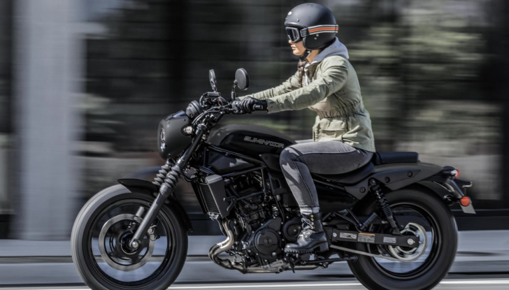 Kawasaki Z 1100 RS: ritorno al futuro per la naked retrò più potente di sempre - Foto 8 di 13