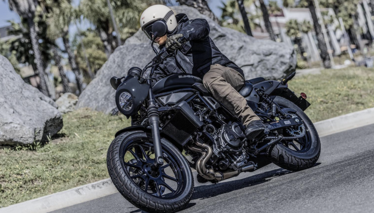 Kawasaki Z 1100 RS: ritorno al futuro per la naked retrò più potente di sempre - Foto 9 di 13