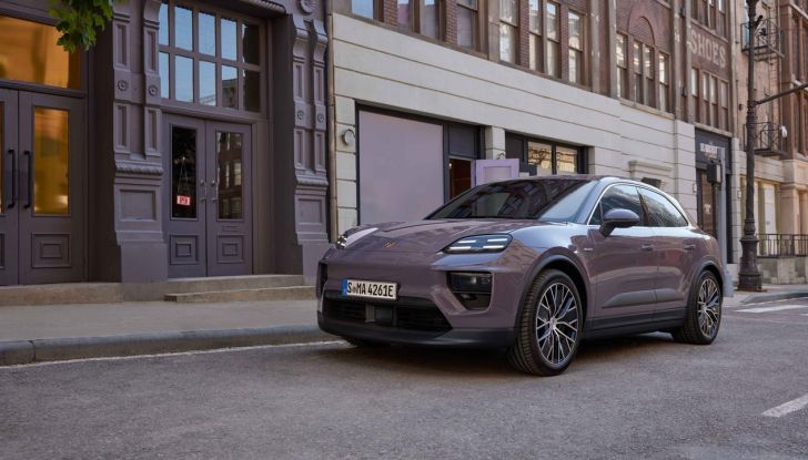 Porsche Macan 2025: caratteristiche, versioni, autonomia, motori, design, interni e prezzi - Foto 10 di 25