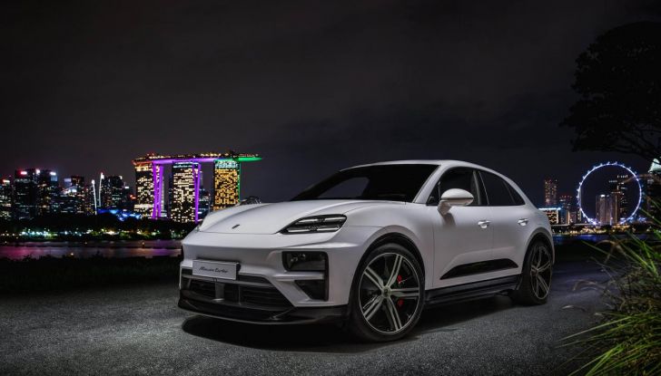 Porsche Macan 2025: caratteristiche, versioni, autonomia, motori, design, interni e prezzi - Foto 17 di 25