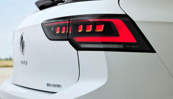 Volkswagen Golf 2025: partita la produzione in serie - Foto 5 di 92