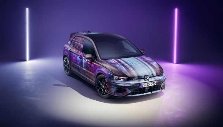 Volkswagen Golf 2025: primo assaggio del nuovo restyling - Foto 3 di 20