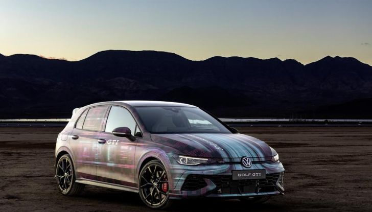 Volkswagen Golf 2025: primo assaggio del nuovo restyling - Foto 14 di 20