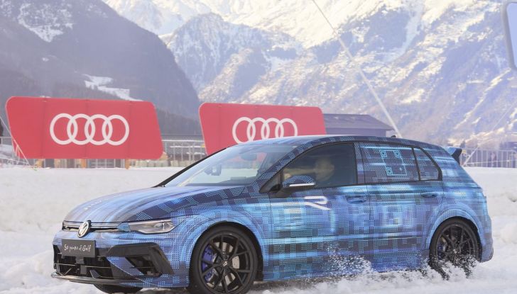 Volkswagen Golf R 2025 anteprima