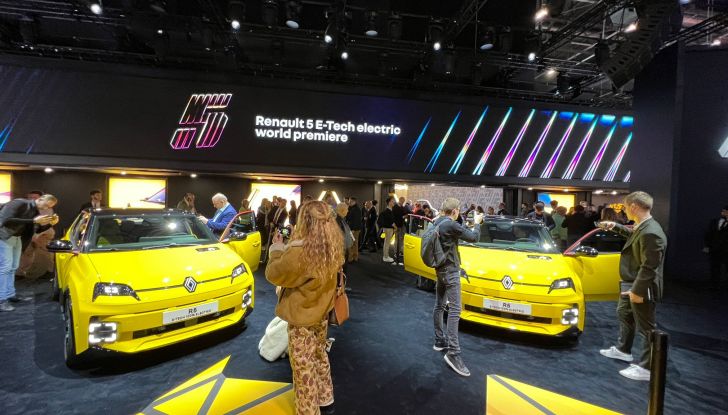 Renault 5 E-Tech Electric: caratteristiche, design, abitacolo, motori e autonomia - Foto 5 di 74
