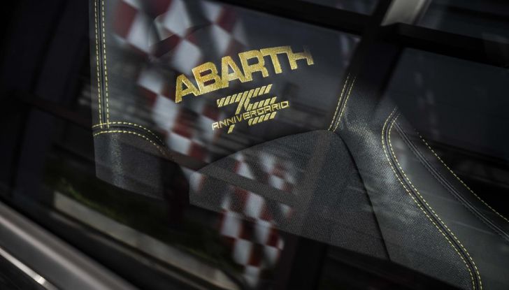 Abarth 695 75° Anniversario: debutta la nuova serie speciale a tiratura limitata - Foto 47 di 58