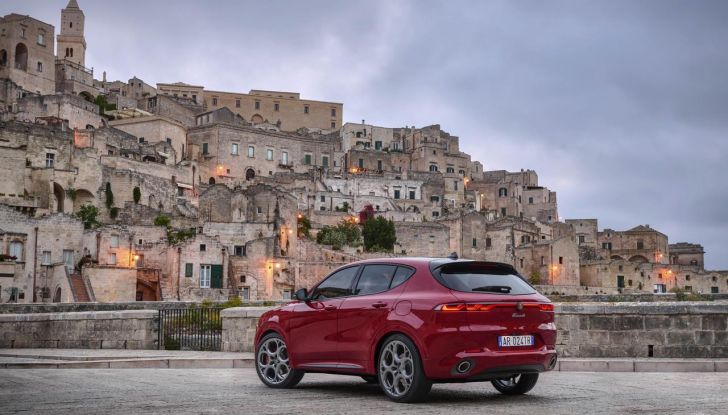 Alfa Romeo Tributo Italiano: primo Porte Aperte questo weekend per la speciale gamma - Foto 33 di 79