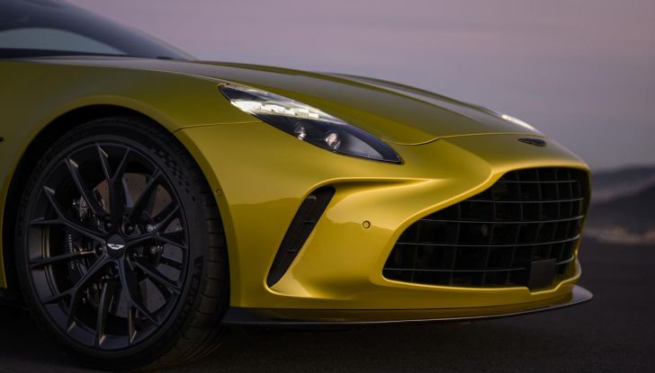 Aston Martin Vantage 2025: caratteristiche, design, motore, abitacolo e prestazioni - Foto 28 di 32