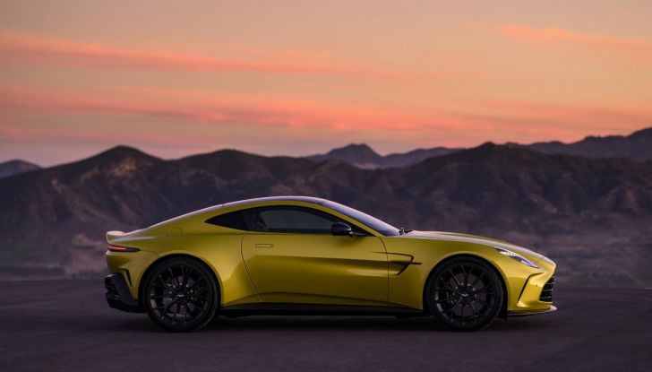Aston Martin Vantage 2025