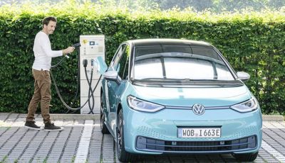 La fine delle accise? Cosa succederà quando tutti guideranno auto elettriche