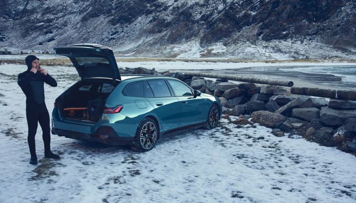 BMW Serie 5 Touring 2024: caratteristiche, design, motori, versioni, interni e prezzi - Foto 91 di 124