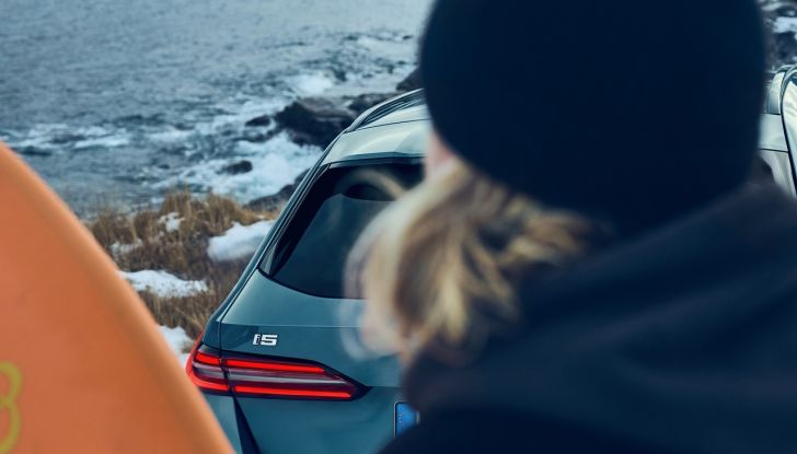 BMW Serie 5 Touring 2024: caratteristiche, design, motori, versioni, interni e prezzi - Foto 113 di 124