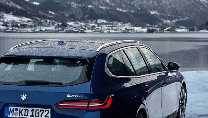 BMW Serie 5 Touring 2024: caratteristiche, design, motori, versioni, interni e prezzi - Foto 119 di 124