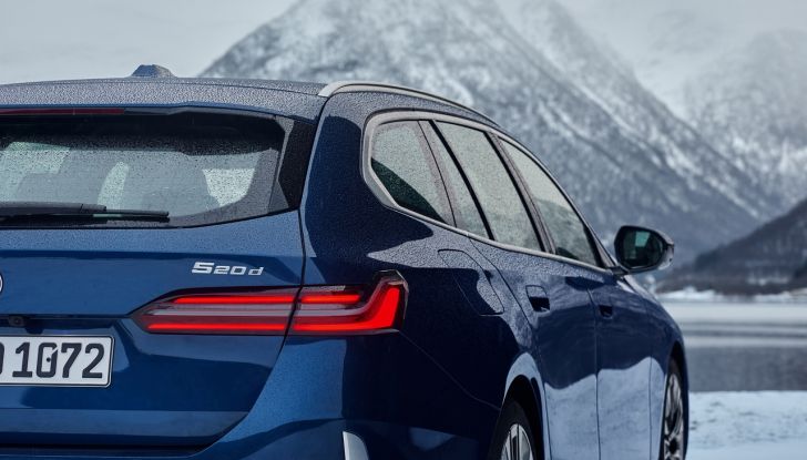 BMW Serie 5 Touring 2024: caratteristiche, design, motori, versioni, interni e prezzi - Foto 124 di 124