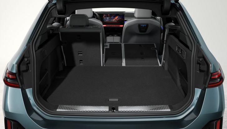 BMW Serie 5 Touring 2024: caratteristiche, design, motori, versioni, interni e prezzi - Foto 20 di 124