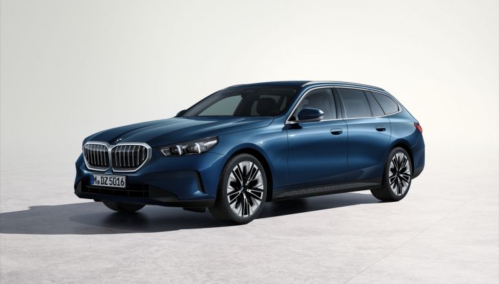 BMW Serie 5 Touring 2024: caratteristiche, design, motori, versioni, interni e prezzi - Foto 23 di 124