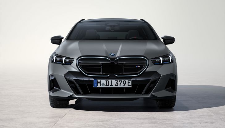 BMW Serie 5 Touring 2024: caratteristiche, design, motori, versioni, interni e prezzi - Foto 43 di 124