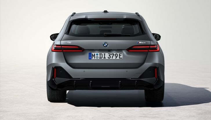 BMW Serie 5 Touring 2024: caratteristiche, design, motori, versioni, interni e prezzi - Foto 44 di 124