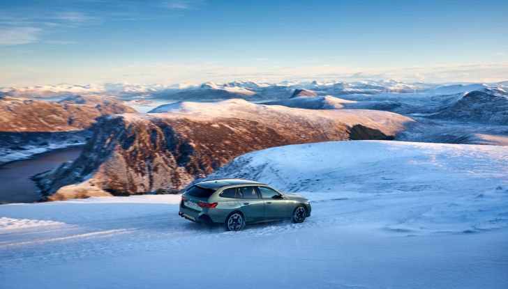 BMW Serie 5 Touring 2024: caratteristiche, design, motori, versioni, interni e prezzi - Foto 56 di 124