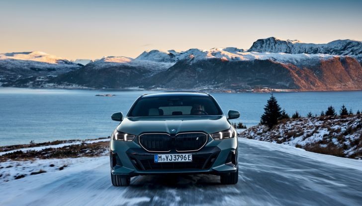 BMW Serie 5 Touring 2024: caratteristiche, design, motori, versioni, interni e prezzi - Foto 60 di 124