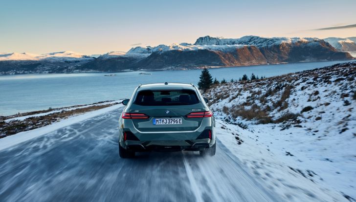 BMW Serie 5 Touring 2024: caratteristiche, design, motori, versioni, interni e prezzi - Foto 62 di 124