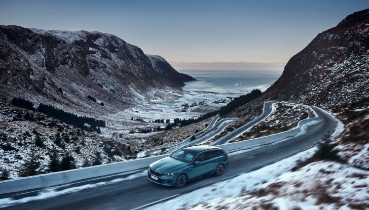 BMW Serie 5 Touring 2024: caratteristiche, design, motori, versioni, interni e prezzi - Foto 64 di 124
