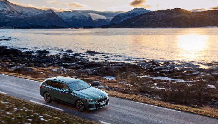 BMW Serie 5 Touring 2024: caratteristiche, design, motori, versioni, interni e prezzi - Foto 82 di 124
